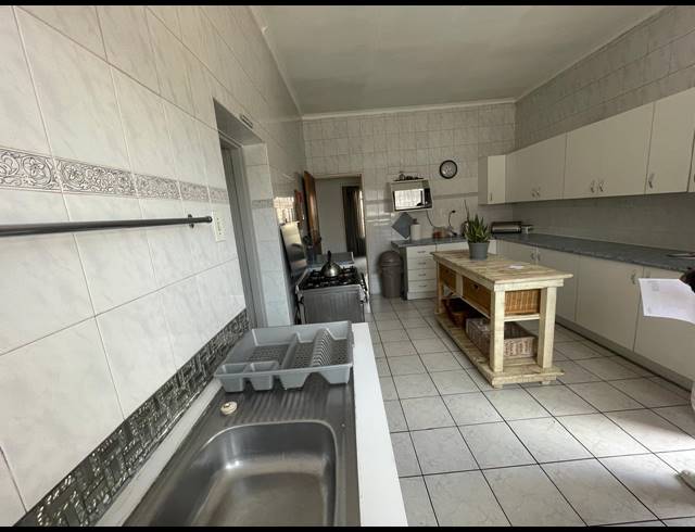 3 BEDROOM HOUSE FOR SALE IN FLORENTIA